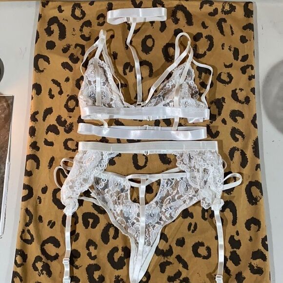 Bridal Line 3 piece  - Picture 1 of 5